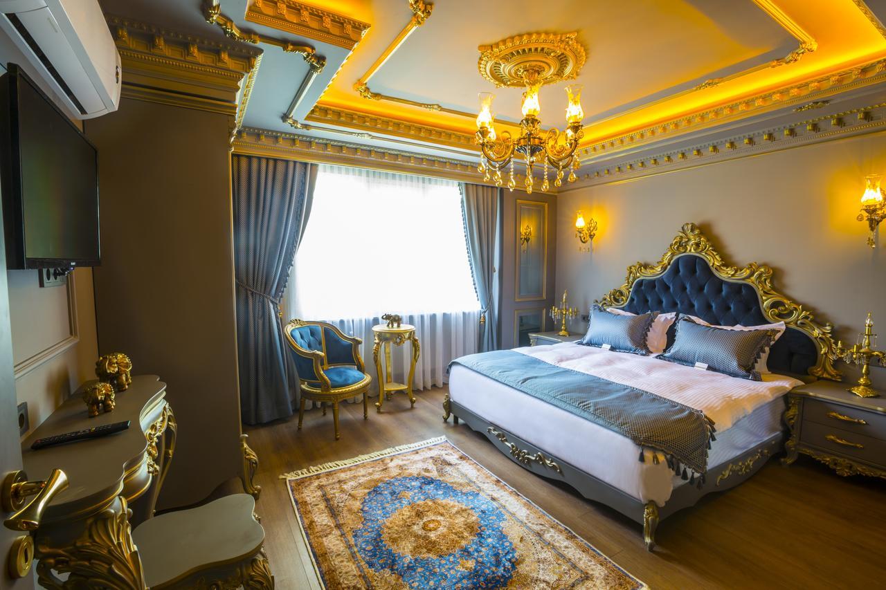 Real King Aparthotel 4*